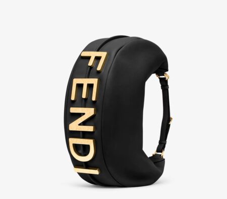 Bolsa da Fendi com fundo branco