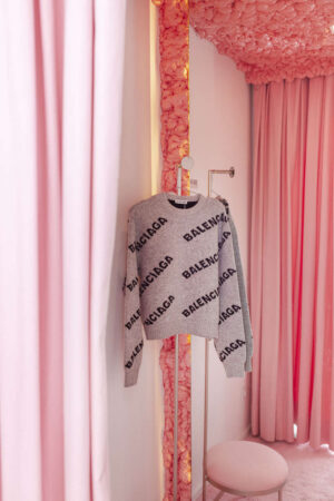 Blusa de luxo em cabide